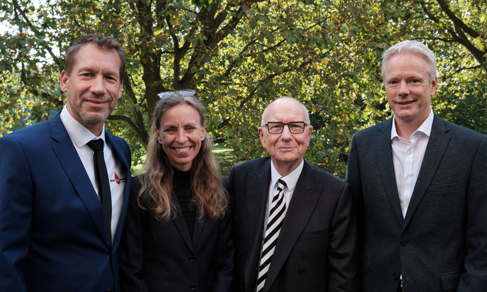v.l.n.r.: Vorstandsvorsitzender Prof. Dr. Dr. Kai Zacharowski, stellv. Vorsitzende Carolina Lohfert Praetorius, Kuratoriumsvorsitzender Prof. Heinz Lohmann und sein Stellvertreter Dr. Andreas Beilken.
