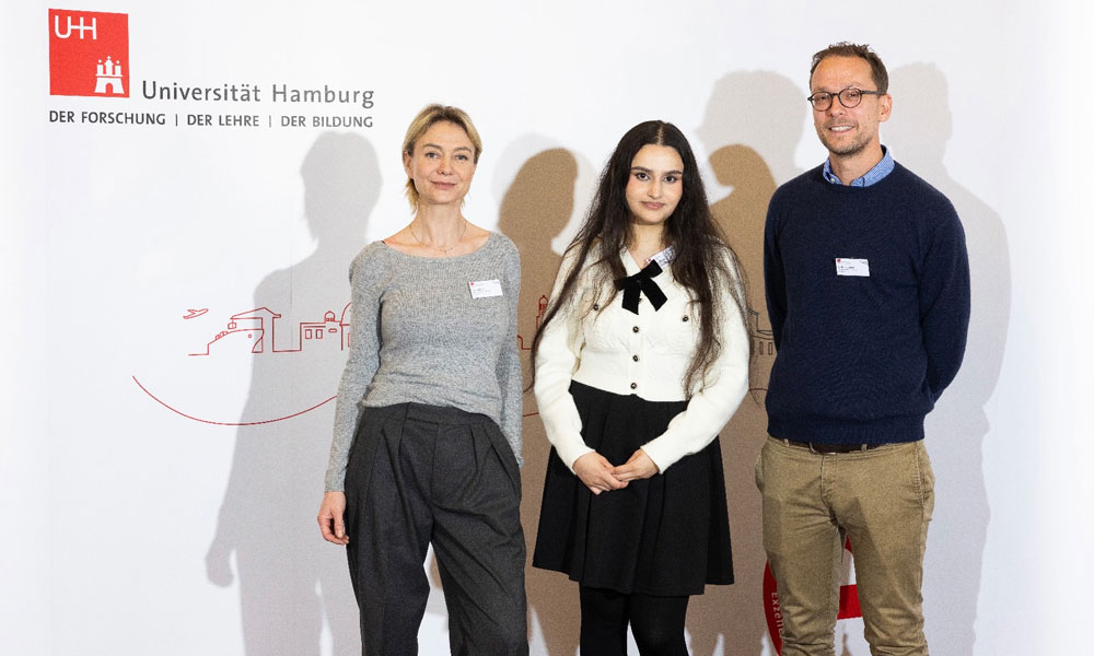 v.l.n.r.: Nelli Buchner (Christoph Lohfert Stiftung), Tuba Banu Omid (Deutschlandstipendiatin), Dr. Thomas Lehnert (Christoph Lohfert Stiftung)