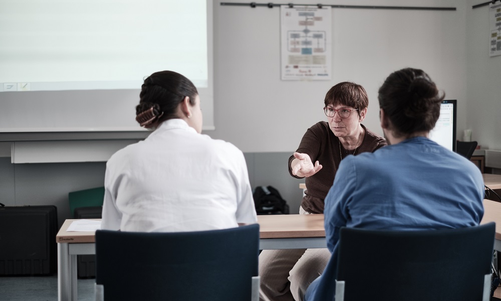 Schulung der Pflegekräfte zur neuen Strategie der Pflegedokumentation.