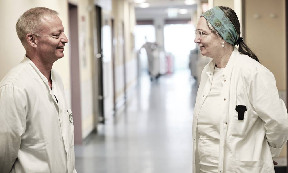 Ein eingespieltes Team: Dr. Thomas Steinke, Universitätsklinik für Anästhesiologie und Operative Intensivmedizin, und Dr. Ursula Wolf.