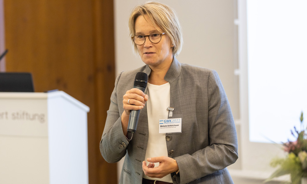 Staatsrätin Melanie Schlotzhauer, Sozialbehörde, Freie und Hansestadt Hamburg, spricht ein Grußwort zum Lohfert-Preis