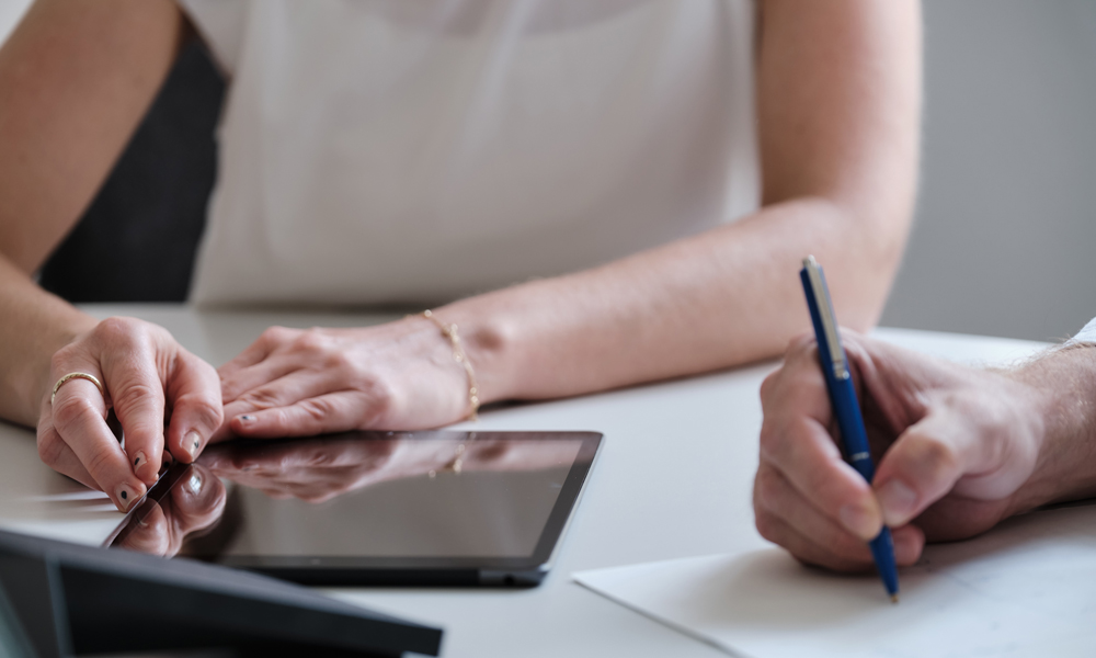 PRO-Daten: Die regelmäßige Rückmeldung der Patient:innen auch nach der Behandlung ermöglicht Therapievergleiche v. a. im Hinblick auf die berichtete Symptomlast und die Lebensqualität. Grundvoraussetzung: die digitale Verfügbarkeit der Daten und die umfassende Möglichkeit zur (anonymisierten) Aufbereitung.